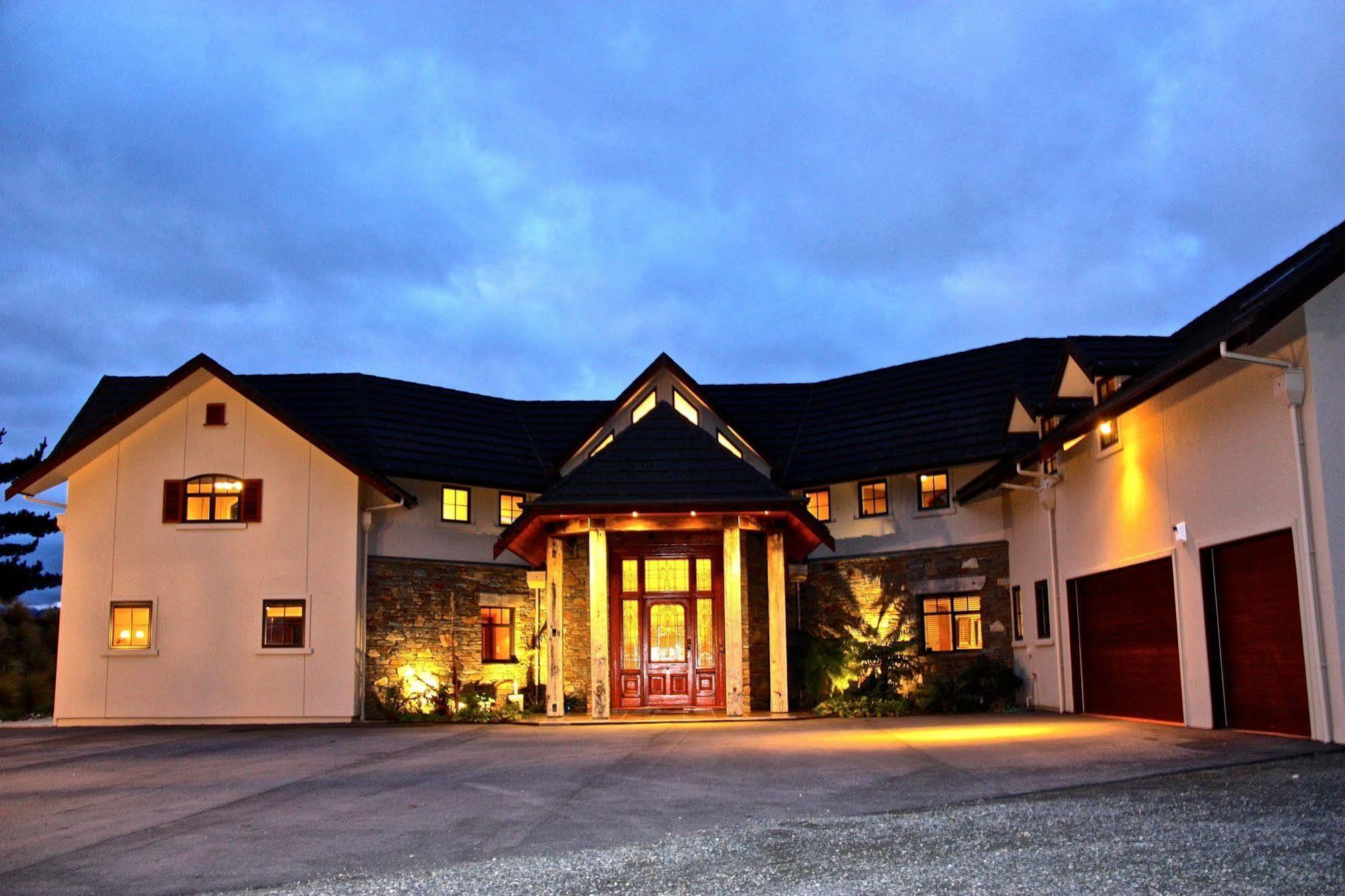 Dock Bay Lodge Te Anau Exterior foto